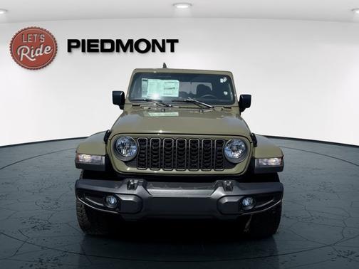 2025 Jeep Gladiator Nighthawk