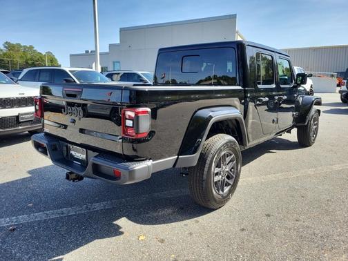 2025 Jeep Gladiator Sport S
