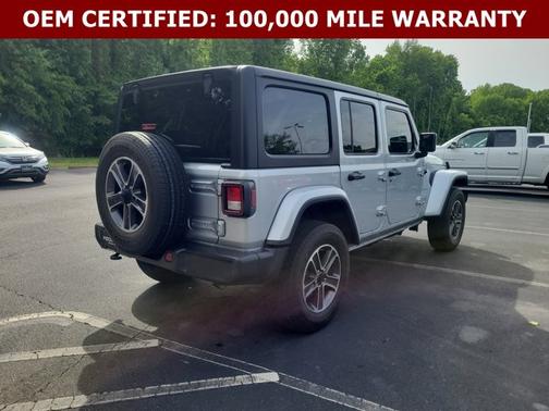 Silver Zynith Clearcoat 2023 Jeep Wrangler Sahara