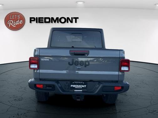 2022 Jeep Gladiator Sport S