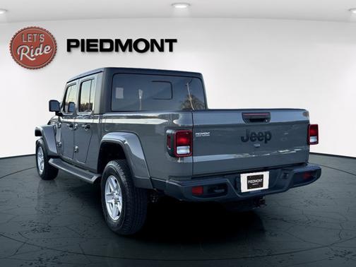 2022 Jeep Gladiator Sport S