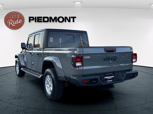 2022 Jeep Gladiator Sport S