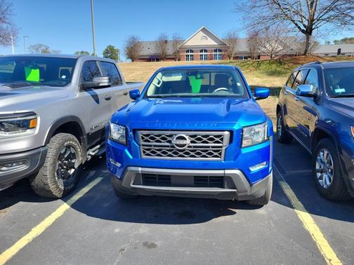 2024 Nissan Frontier SV