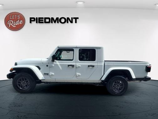 2025 Jeep Gladiator Sport S