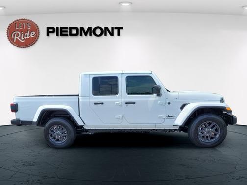2025 Jeep Gladiator Sport S