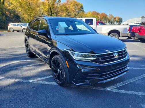 2024 Volkswagen Tiguan SE R-Line Black