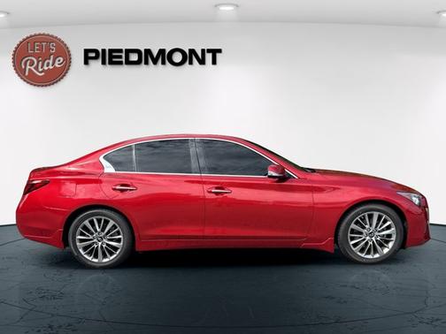 2023 INFINITI Q50 LUXE