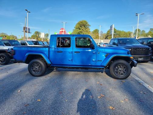 2025 Jeep Gladiator Sport S