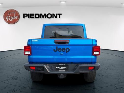 2024 Jeep Gladiator Nighthawk