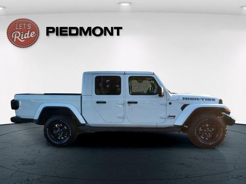 2025 Jeep Gladiator High Tide