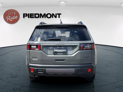 Sting-Gray Clearcoat 2026 Jeep Cherokee Laredo