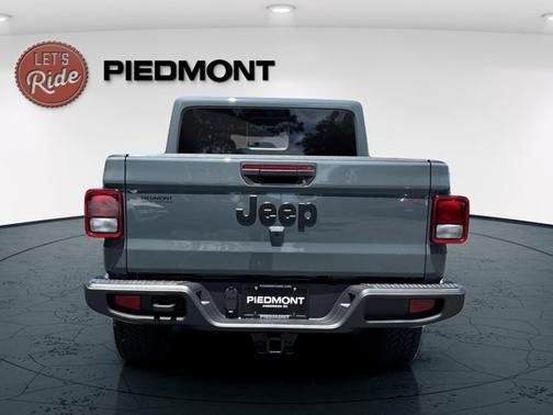 2024 Jeep Gladiator Nighthawk