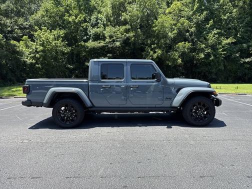 2024 Jeep Gladiator Nighthawk