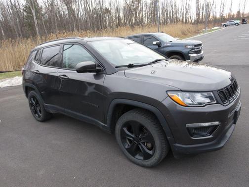 Granite Crystal Clearcoat Metallic 2019 Jeep Compass Altitude
