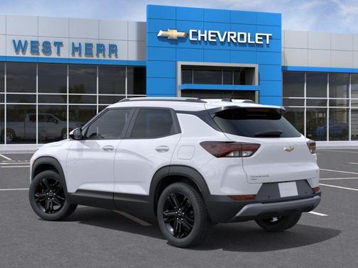 Summit White 2026 Chevrolet Trailblazer LT
