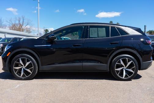 Deep Black Pearl Effect 2023 Volkswagen ID.4 Pro S