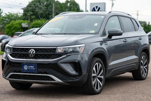 Pure Gray 2023 Volkswagen Taos 1.5T SE