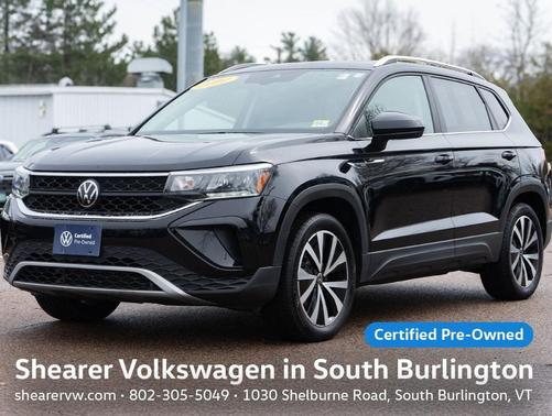 Deep Black Pearl Effect 2022 Volkswagen Taos 1.5T SE
