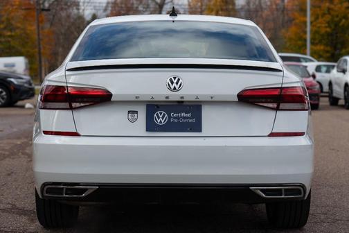 2022 Volkswagen Passat 2.0T R-Line