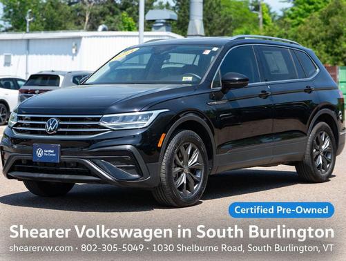 Deep Black Pearl Effect 2024 Volkswagen Tiguan 2.0T SE