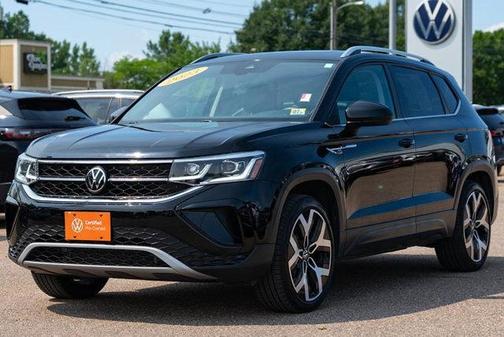 Deep Black Pearl Effect 2023 Volkswagen Taos 1.5T SEL
