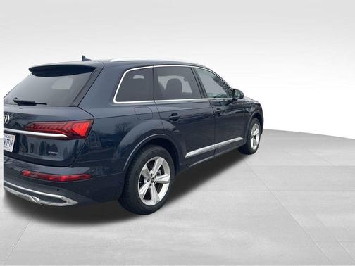 2024 Audi Q7 45 Premium Plus