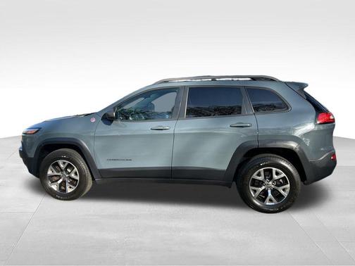 Anvil Clearcoat 2015 Jeep Cherokee Trailhawk