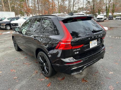 2024 Volvo XC60 B5 Plus Dark Theme