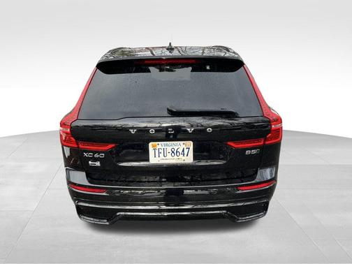2024 Volvo XC60 B5 Plus Dark Theme