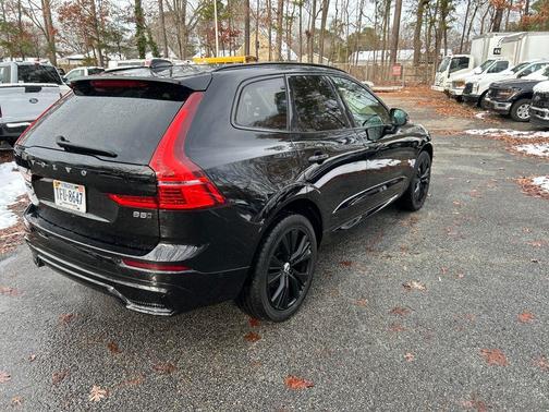 2024 Volvo XC60 B5 Plus Dark Theme