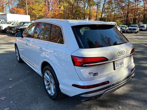 2025 Audi Q7 55 Premium Plus