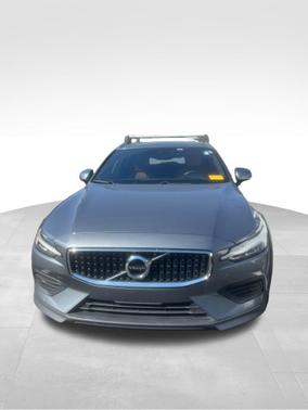 2020 Volvo V60 Cross Country T5
