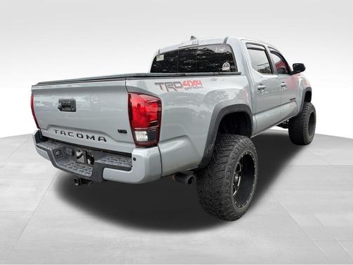 Cement 2018 Toyota Tacoma TRD Off Road