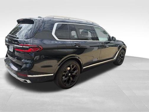 Black 2024 BMW X7 xDrive40i