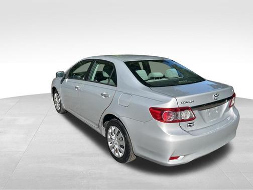 Classic Silver Metallic 2013 Toyota Corolla LE