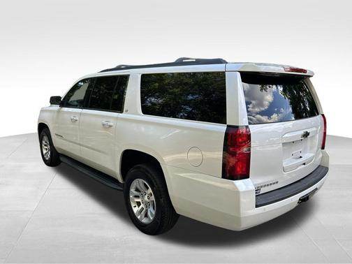 Iridescent Pearl Tricoat 2019 Chevrolet Suburban LT