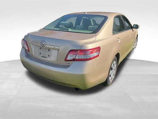 2010 Toyota Camry LE