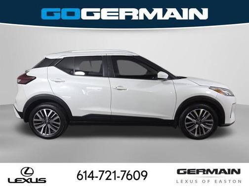 Aspen White Tricoat 2024 Nissan Kicks SV