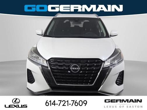 Aspen White Tricoat 2024 Nissan Kicks SV
