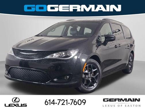 Brilliant Black Crystal Pearlcoat 2018 Chrysler Pacifica Touring-L Plus