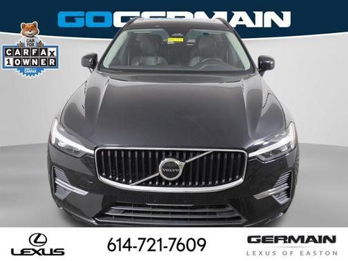 Onyx Black Metallic 2022 Volvo XC60 B5 Momentum
