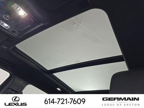 Summit White 2021 Chevrolet Suburban 4WD Z71