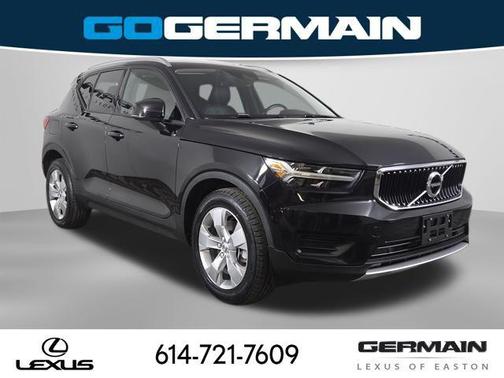 Onyx Black Metallic 2019 Volvo XC40 T5 Momentum