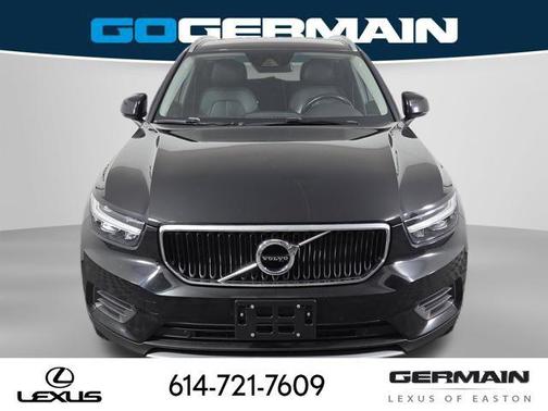 Onyx Black Metallic 2019 Volvo XC40 T5 Momentum