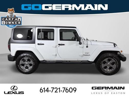 Bright White Clearcoat 2017 Jeep Wrangler Unlimited Sahara