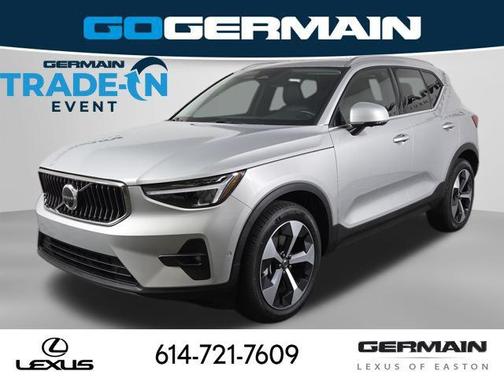 2025 Volvo XC40 B5 Plus Bright Theme