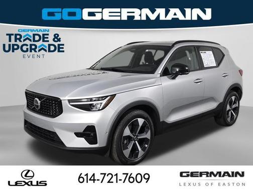 2025 Volvo XC40 B5 Plus Dark Theme