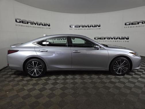 2025 Lexus ES 300h Base