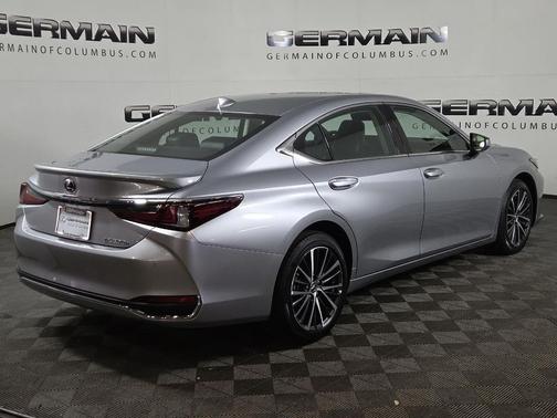 2025 Lexus ES 300h Base
