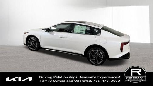 Snow White Pearl 2026 Kia K4 GT-LINE